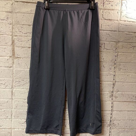 Danskin Gray Cropped Athletic Pant Small 4/6 - Picture 2 of 9